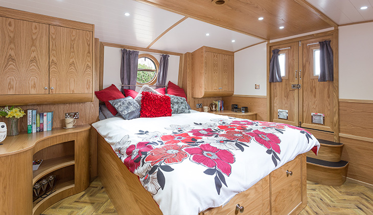 bling-barge4.jpg